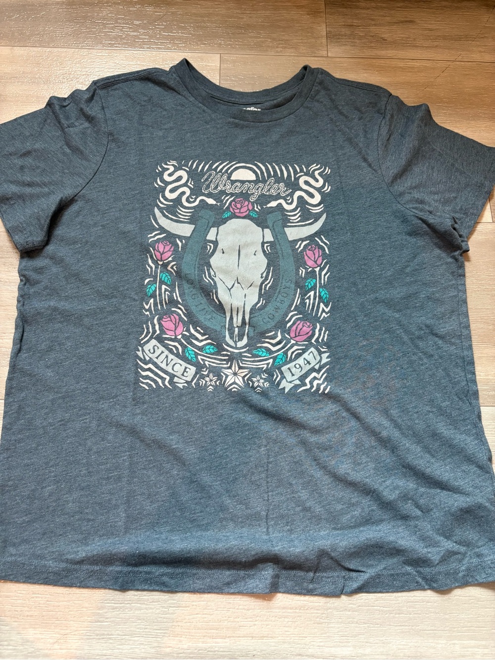Wrangler  Charcoal Graphic Crew Tee - Skull & Horseshoe